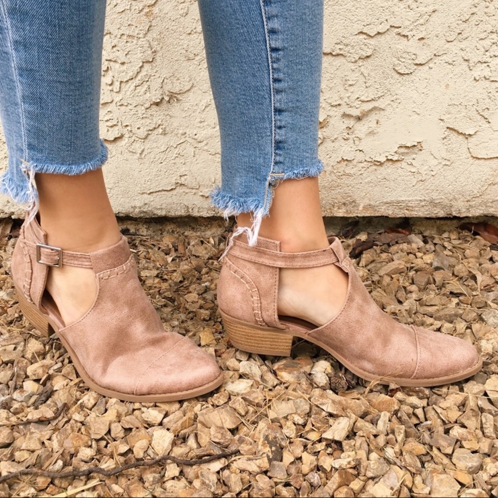 Last Size 8. Warm taupe booties - Picture 2 of 6
